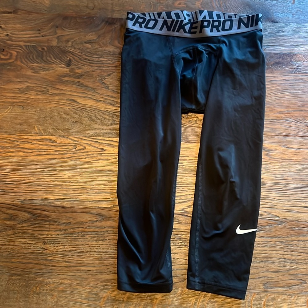 Nike ~ dry fit ~ compression pants  ~ boys small!

📦 Boys sweatpants & pjs